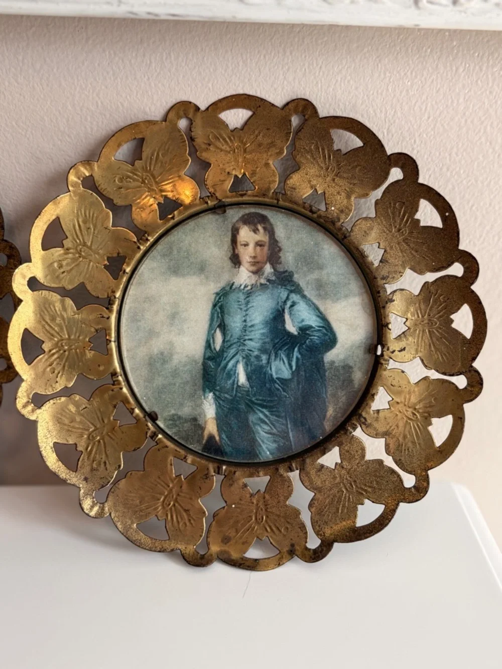 2 Vintage 6” Brass Butterfly Frame Hanging Art Pinkie Girl And Blue Boy England - Picture 3 of 10